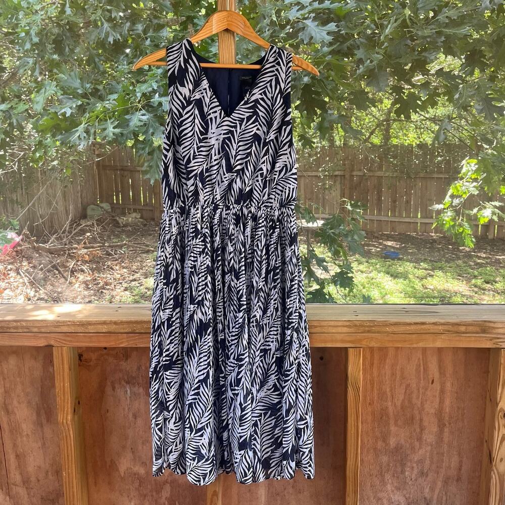 Ann Taylor Factory Navy And White Botanical Print Pleated Midi Dress Size 4